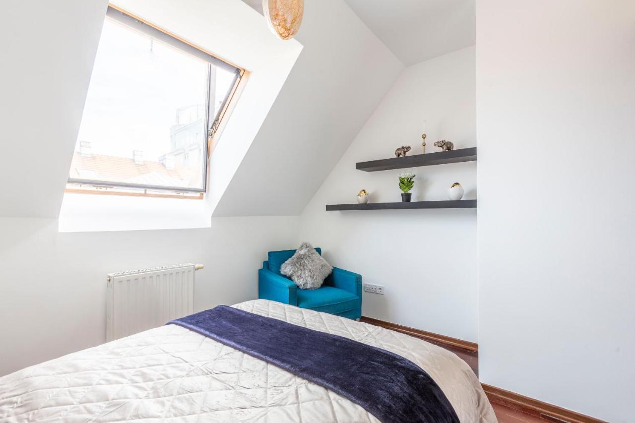 Deluxe Central Quentin Apartment 3Bedrm, 2Bathrm Budapest Esterno foto