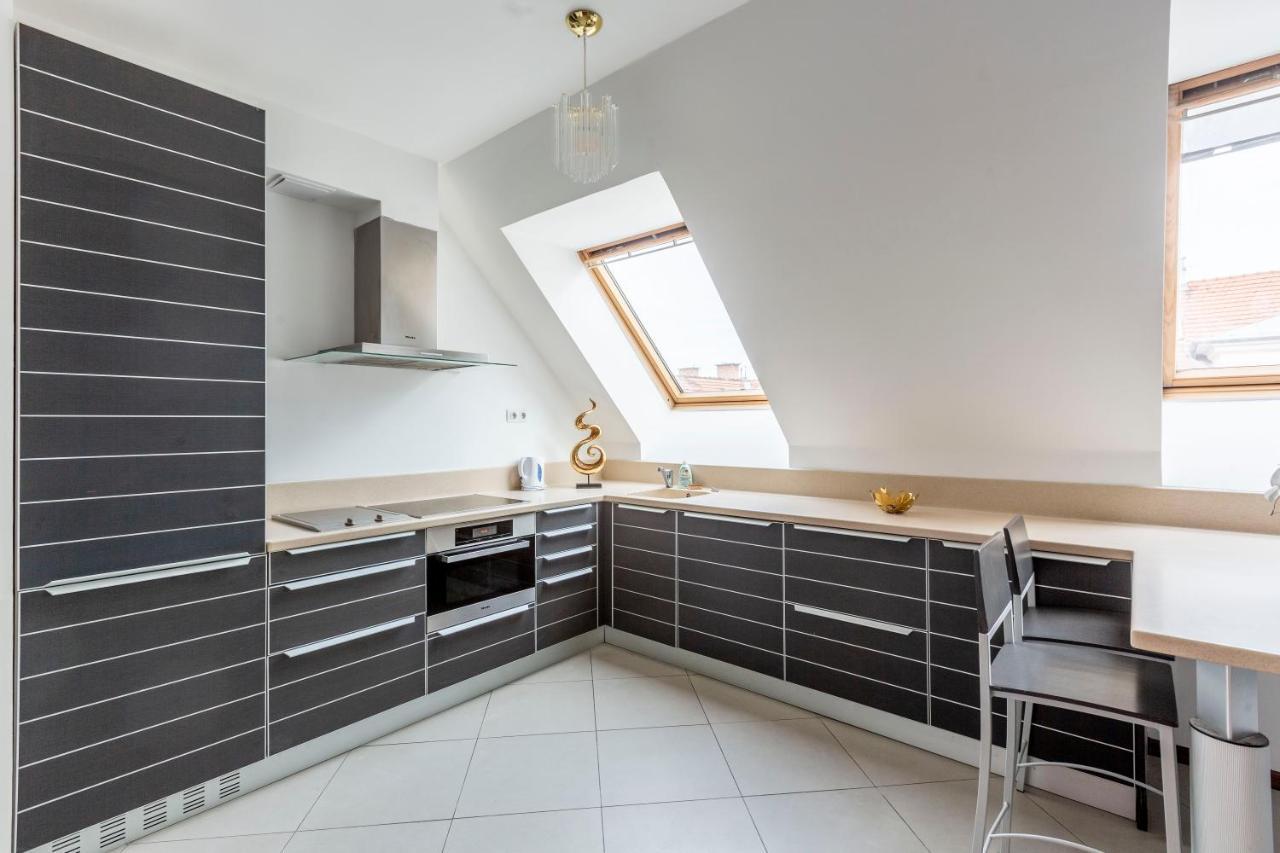 Deluxe Central Quentin Apartment 3Bedrm, 2Bathrm Budapest Esterno foto